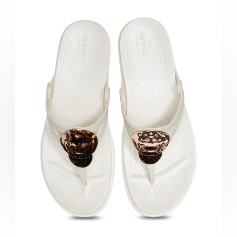 Crocs Women's Sanrah Liquid Metallic Oyster Wedges Flip-flops White/Rose Gold
